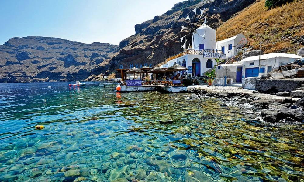 Θηρασιά: Βίντεο-ντοκουμέντο από κατολίσθηση- Τραβήχτηκε μέσα από σκάφος